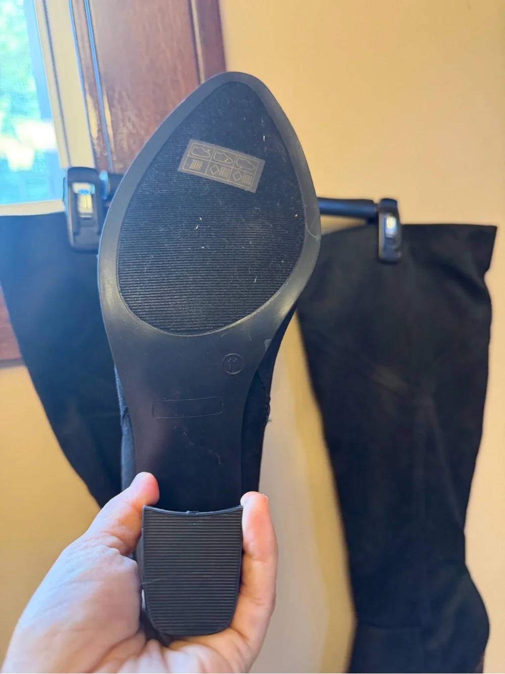 N/A stylish black